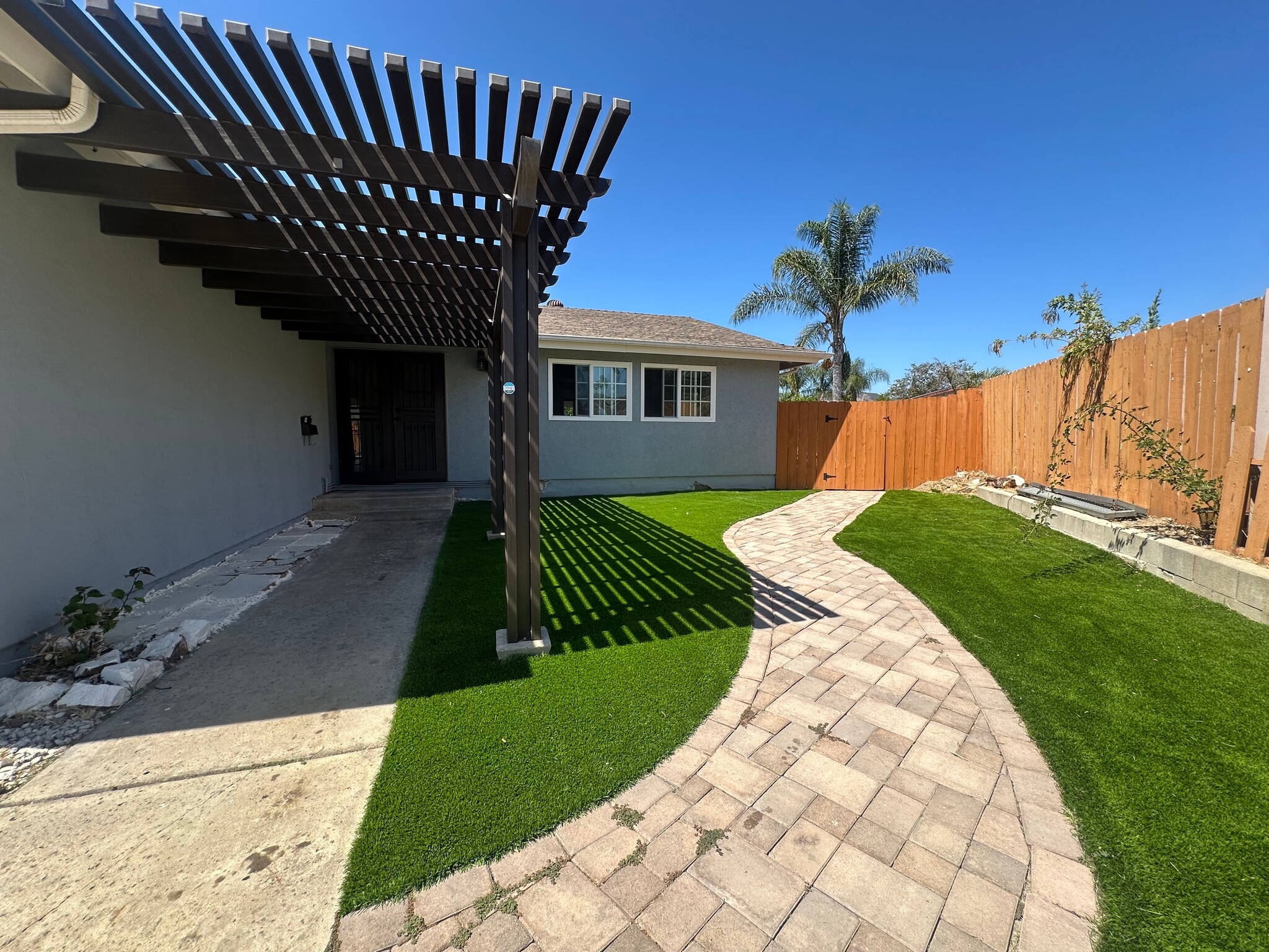 Building Photo - 9230 Pine Valley Dr