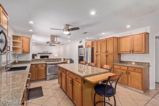 Building Photo - 1347 W Lobo Ave