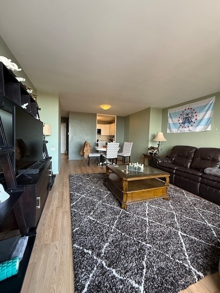 Building Photo - 5415 N Sheridan Rd