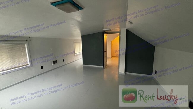 Building Photo - 2BR/2BA Home in Maple Leaf – Amazing Finished Attic + Driveway Parking