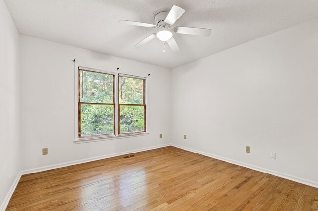 Building Photo - Spacious 4-Bedroom Carrboro Home with Dual...