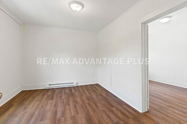 Building Photo - Apartment In Blackstone