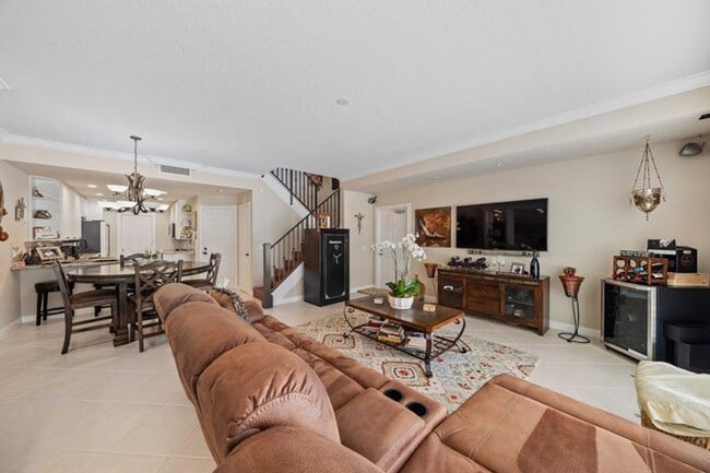 Building Photo - 2117 Tigris Dr