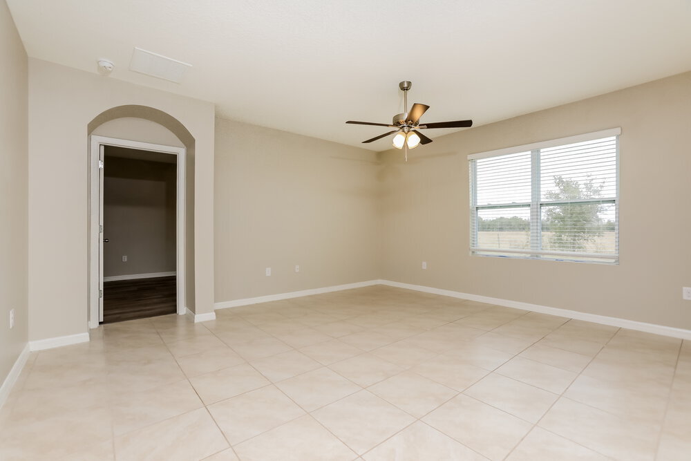 Building Photo - 5586 Western Sun Dr