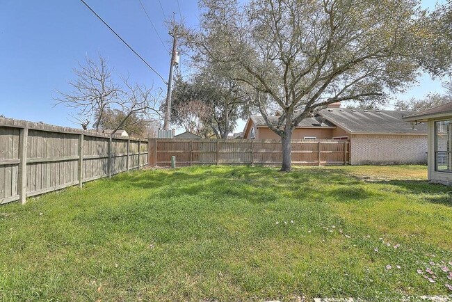 Building Photo - 7126 Windbrook Ln