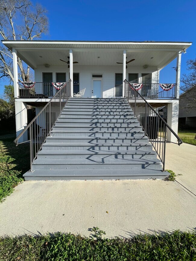 Building Photo - 1200 E Main St