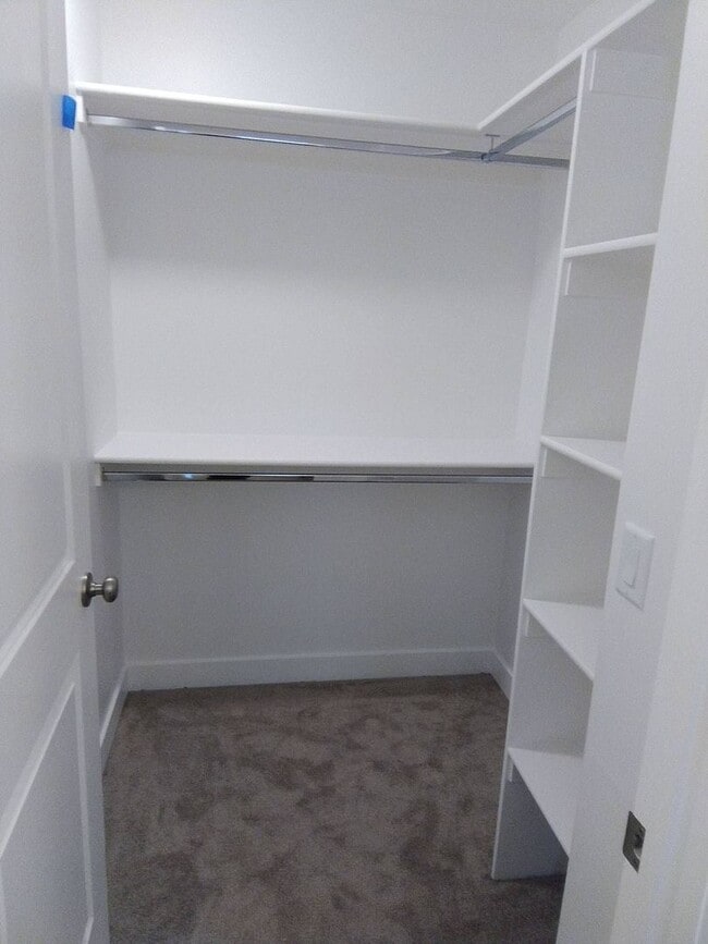 Building Photo - Brand New Townhome!