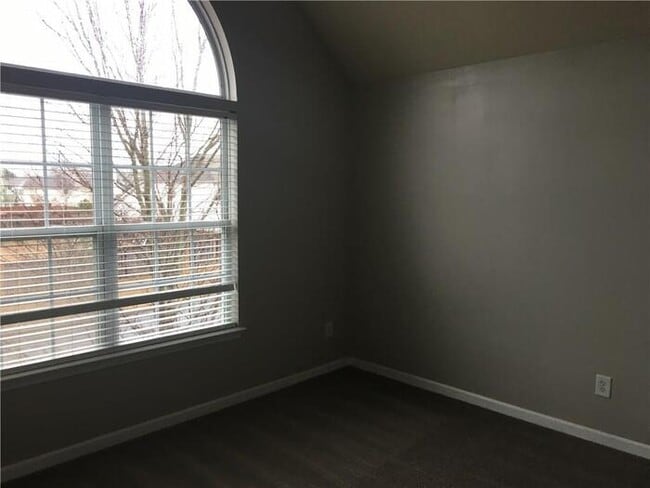 Building Photo - 765 Rockbass Rd