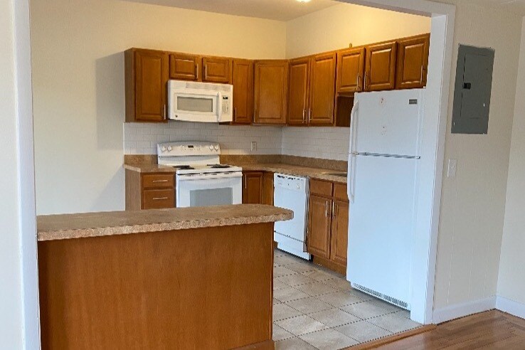 Building Photo - 1135 Commonwealth Ave