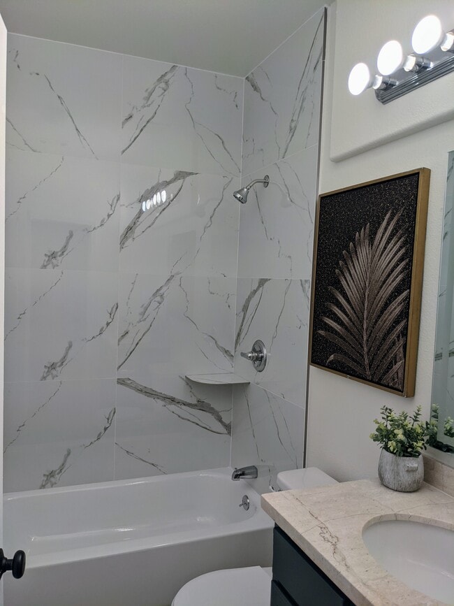 Full Bath down - 7172 Wild Lilac Ct