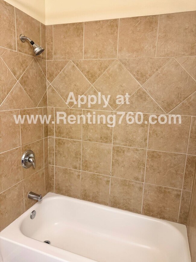 Building Photo - Rare and Spacious 4 Bedroom Indian Cove Home with Solar Panels!