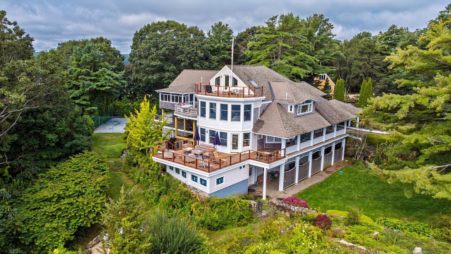 Building Photo - 43 Agamenticus Ave