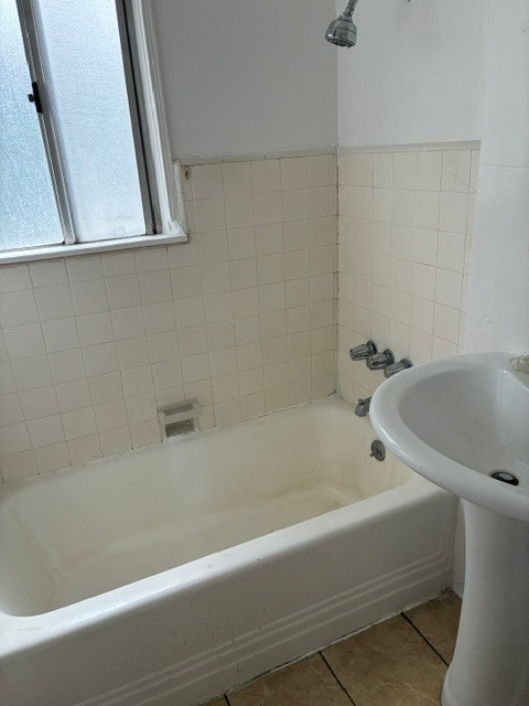 Building Photo - 303 S Doheny Dr
