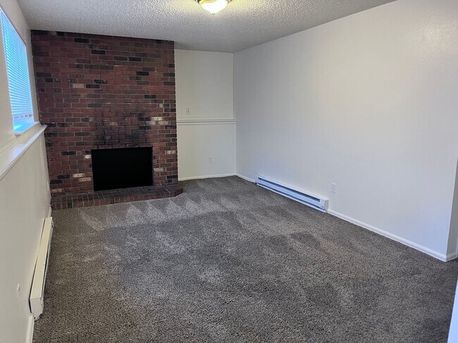 Building Photo - 139 W 45th St