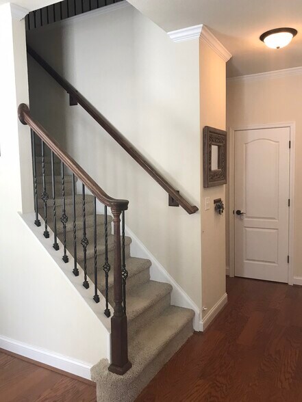 Building Photo - 7571 Villa Ct