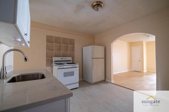 Building Photo - 1801 E Lombard St