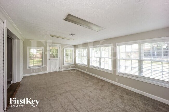 Building Photo - 4808 Kings Hwy