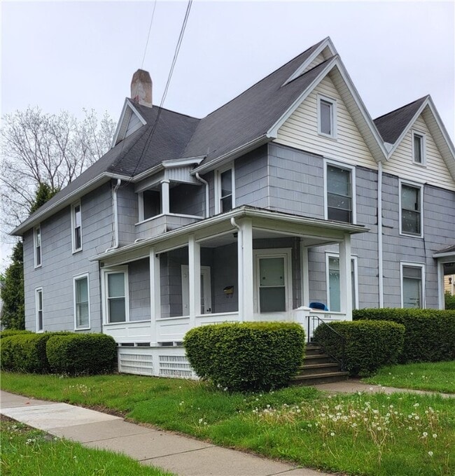 Primary Photo - 501 Grove St
