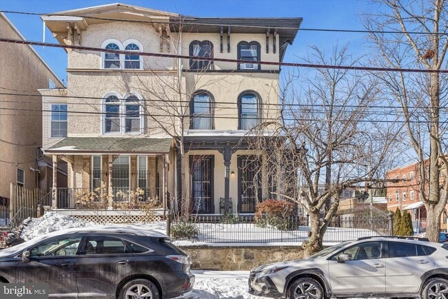 Building Photo - 418 N 32nd St