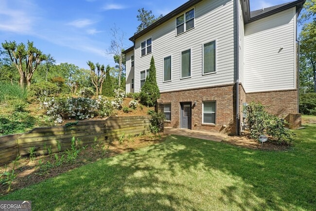 Building Photo - 6740 Castleton Dr NW