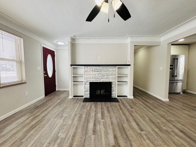 Building Photo - Remodeled 3 bedroom home- available now!