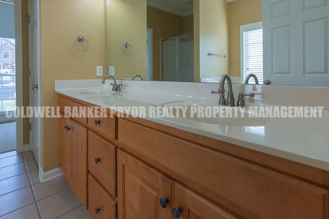 Building Photo - 6811 Neville Dr