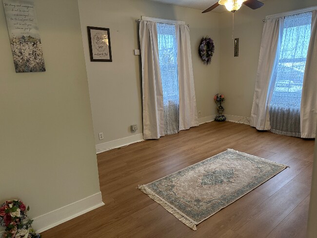 Building Photo - 269 N 1st Ave