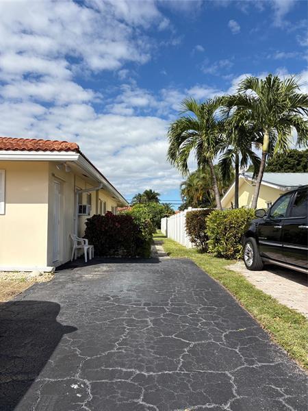 Building Photo - 2719 NE 32nd St