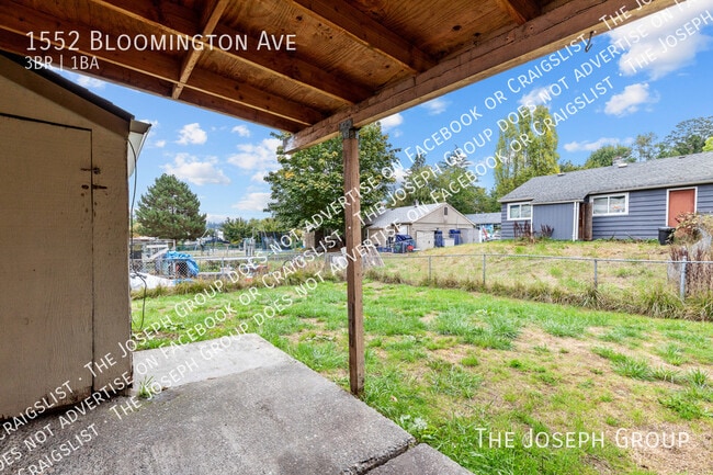 Building Photo - 1552 Bloomington Ave