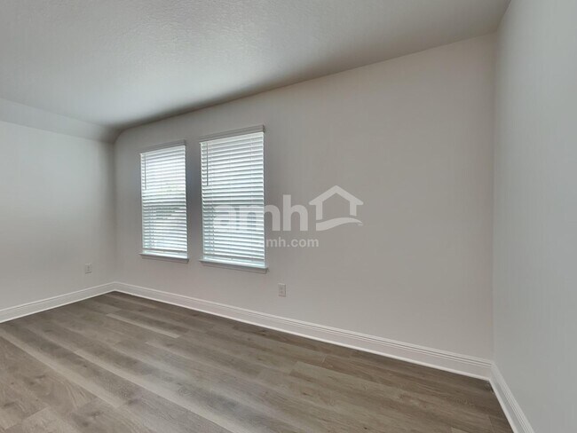 Building Photo - 6443 Atlantic Bch Ave