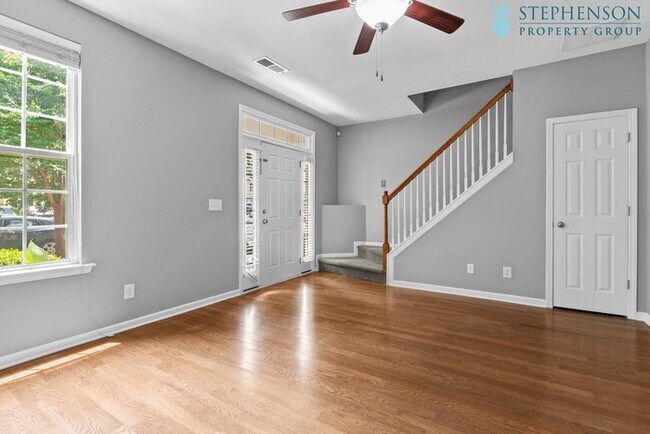 Building Photo - townhouse