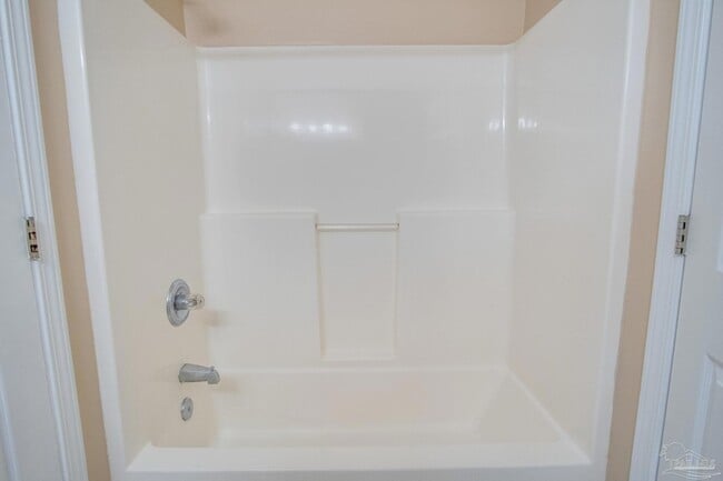 Building Photo - 2741 Bay Club Dr