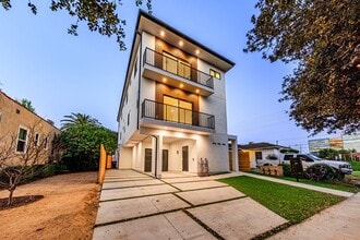 Building Photo - 1954 Purdue Ave