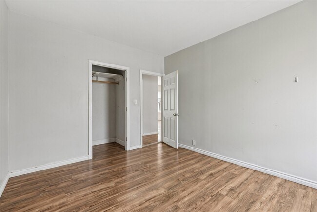Building Photo - 344 Jencks St