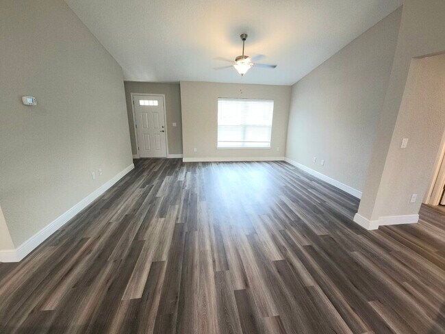 Building Photo - 2959 W Buccaneer Ln