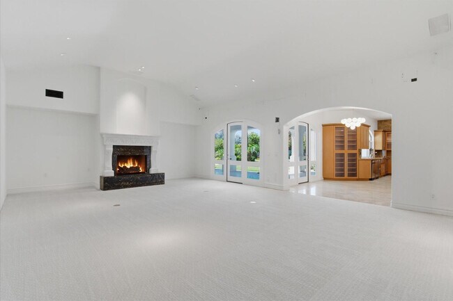 Building Photo - 6997 E Paradise Ranch Rd