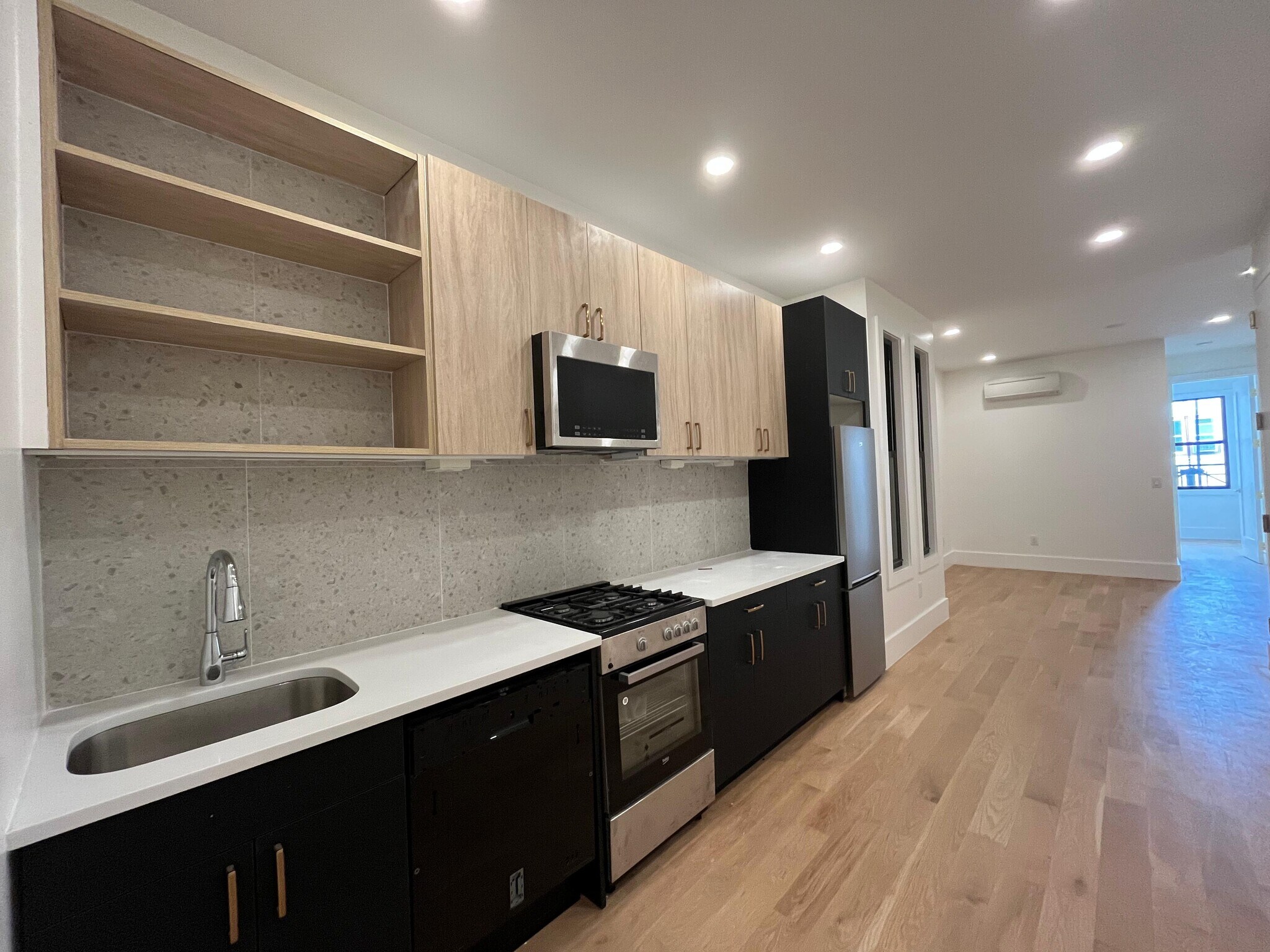 Building Photo - 51 Grace St