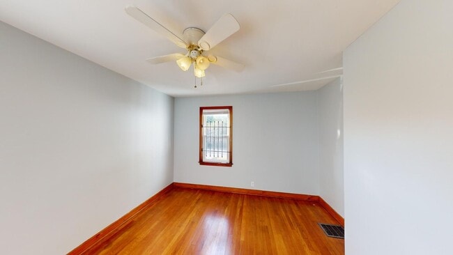 Building Photo - 1040 E Gates St