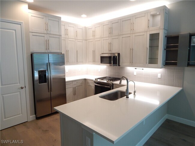 Building Photo - 11331 Jacaranda Dr