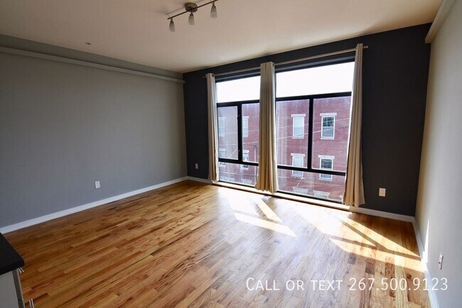 Building Photo - 535 Budd St