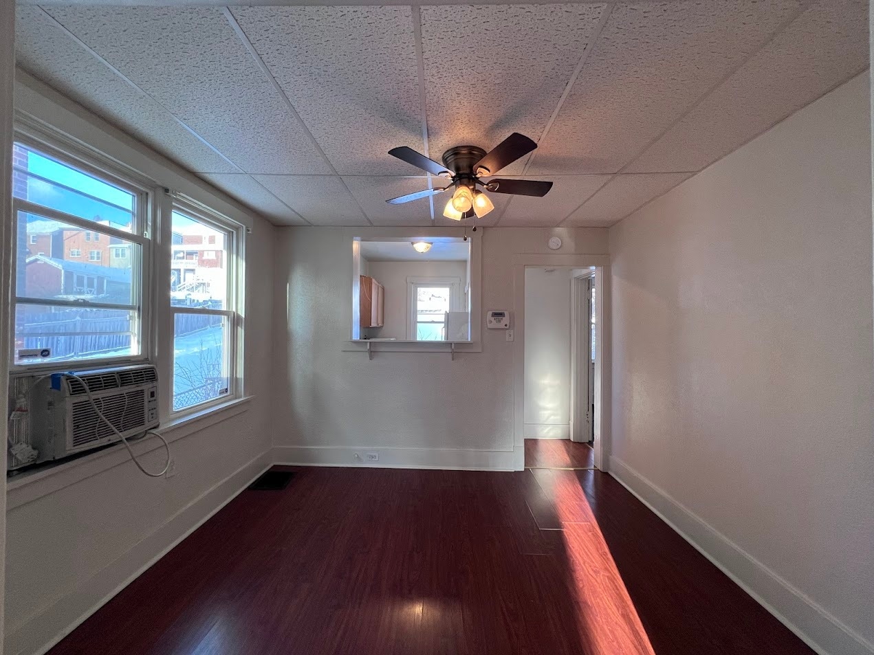 Building Photo - 827 Norwich Ave