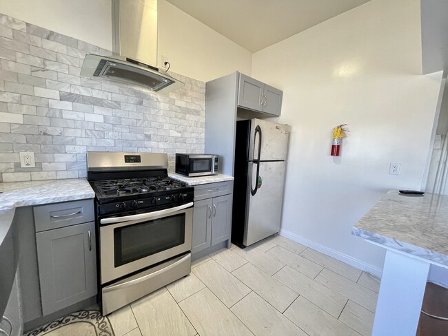 Building Photo - The Rachel