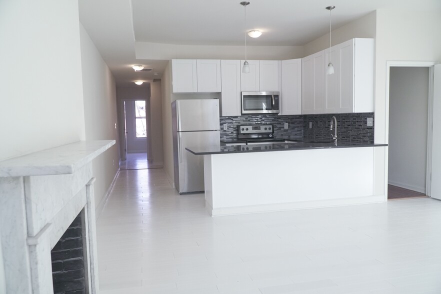 Primary Photo - 30 E Preston St