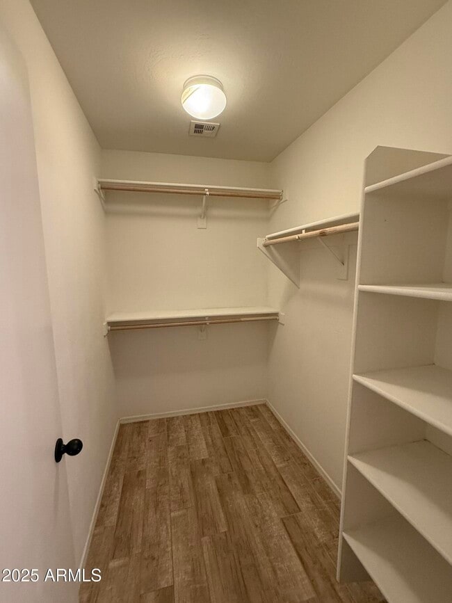 Building Photo - 5418 W Jessica Ln