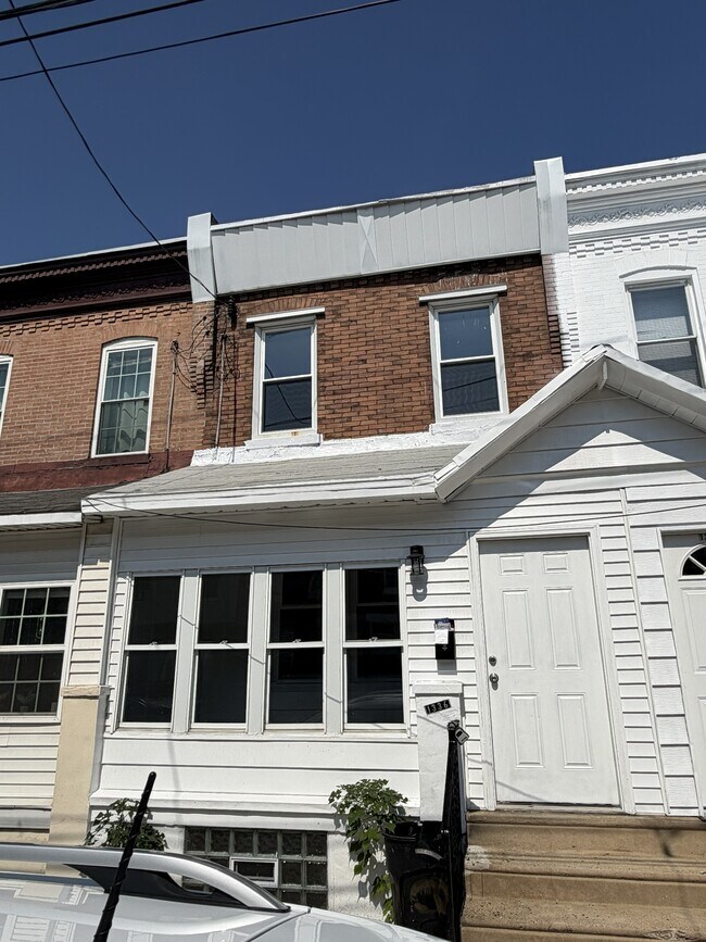 Building Photo - 1336 S 29th St