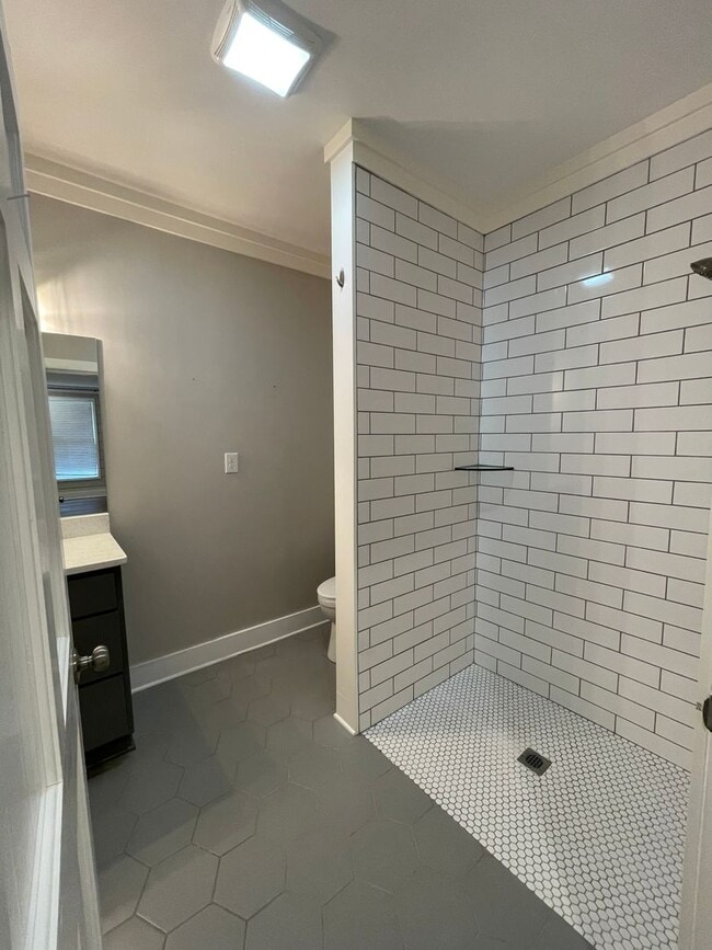 Building Photo - Executive Rental in Horseleg Creek- $3,295