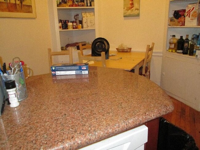 Building Photo - 318 St Paul St