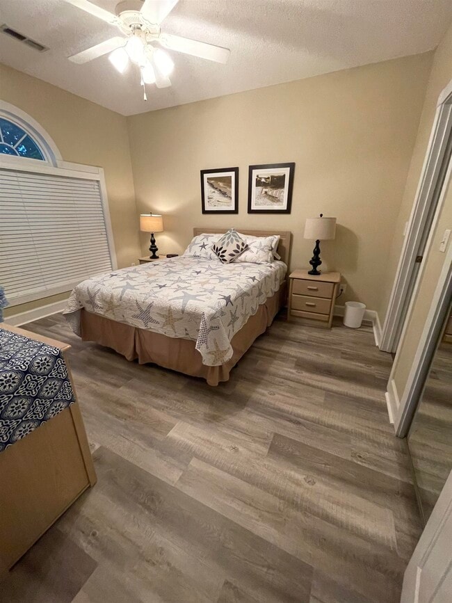 Building Photo - 702 Riverwalk Dr