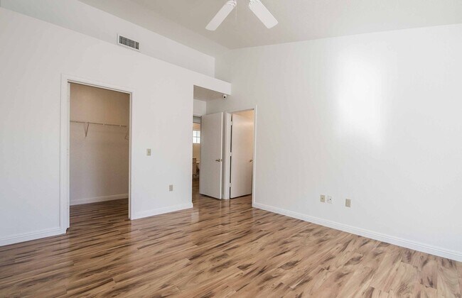 Building Photo - Sun City Summerlin - Golf Course Community...