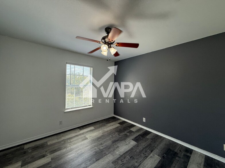 Building Photo - 5626 Red Canyon